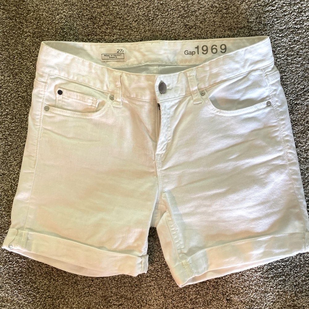 VTG Gap Women’s White Denim Shorts Jean Cuffed Sz 27 5inch Length Cotton Blend